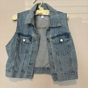 Forever21 light wash denim cropped blue jean vest